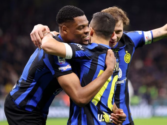 Internazionale 2-0 Napoli: Di ​​Marco, Sanchez johtaa Serie